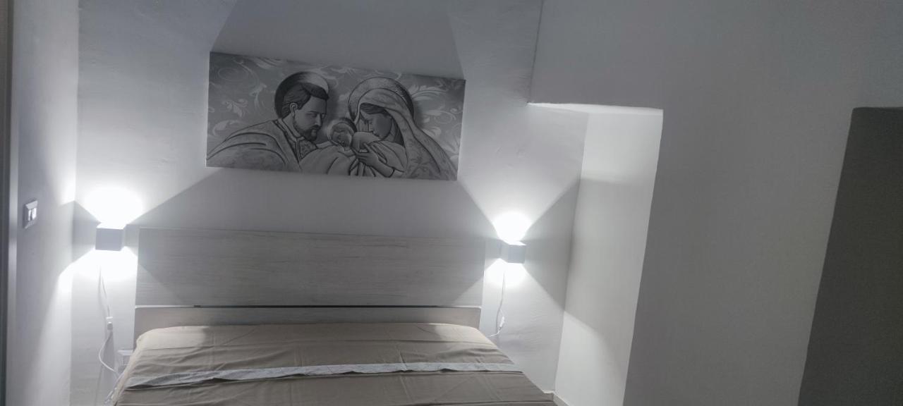 I Tre Moschettieri Apartment คาตาเนีย ภายนอก รูปภาพ